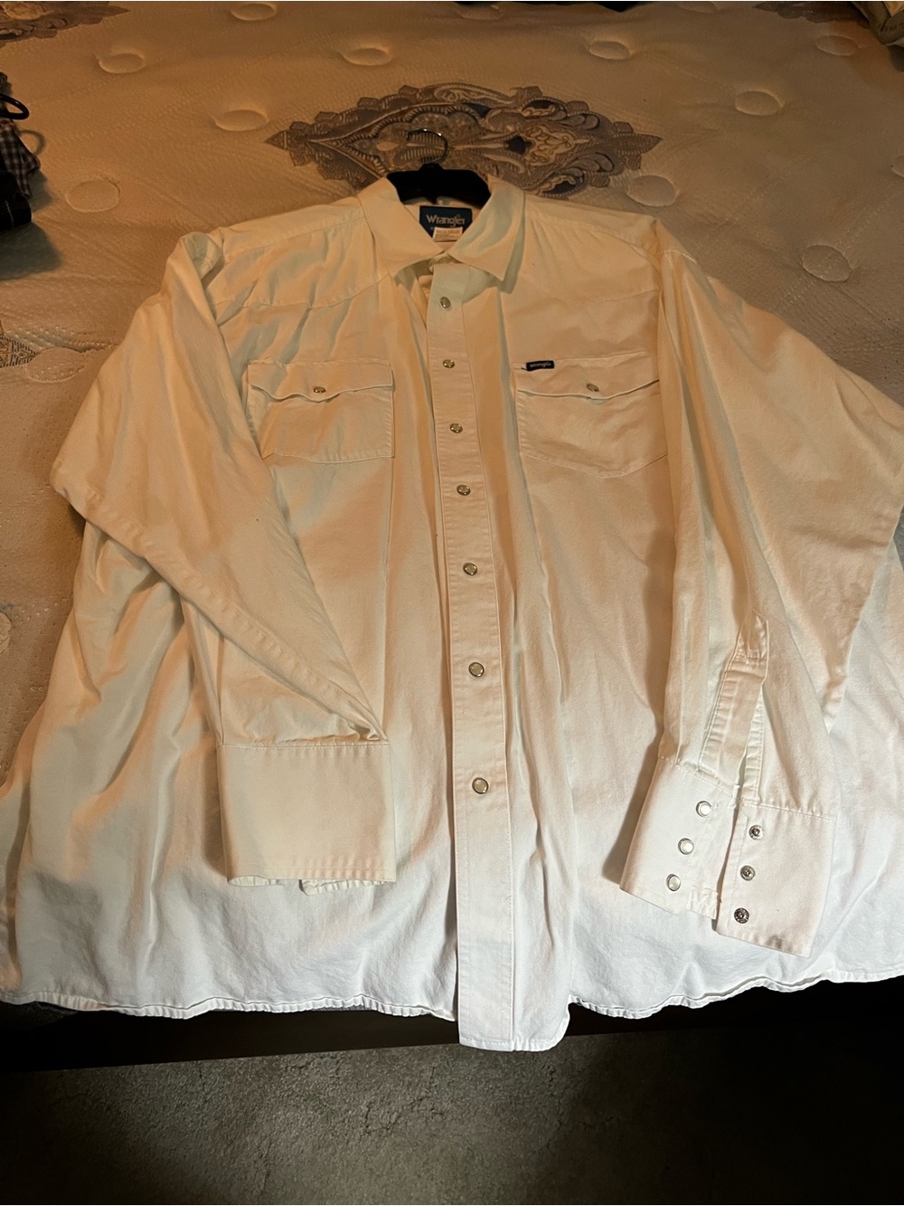 Wrangler Men’s White Button-Up Western Shirt Jacket